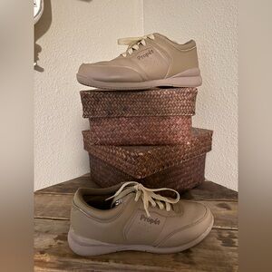 Propet Lifewalker Women’s Brown Tennis Shoes 6.5